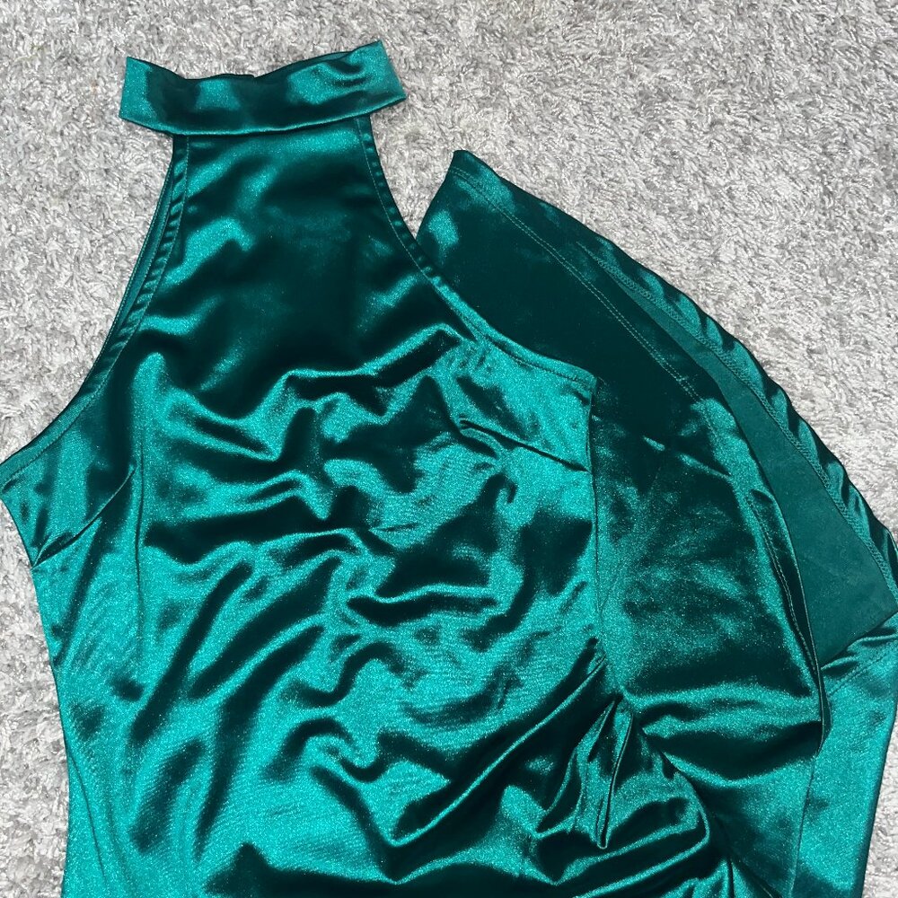 Green High-neck Sleeveless Dress